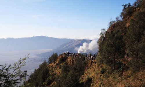 Bukit-Kingkong-Spot-Melihat-Sunrise-di-Gunung-Bromo-Jawa-Timur-Jawa-Timur
