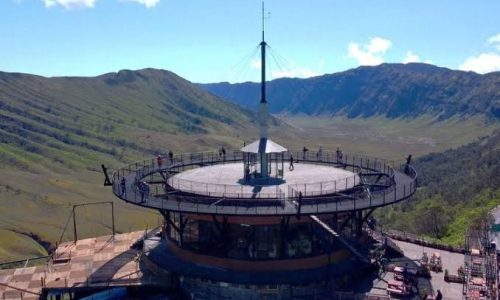 Cafe-Panorama-360-Bromo-Hillside-Yang-Viral-kini-Sepi-Pengunjung