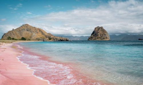 Pink-Beach-in-Labuan-Bajo-The-Best-Pink-Beach-in-Indonesia