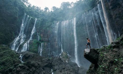 Tumpak-Sewu-Waterfall-In-East-Java-–-The-Ultimate-Guide - Salin